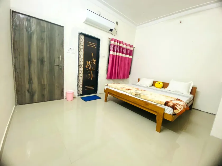 Shree Ambica Home Stay - Image 1