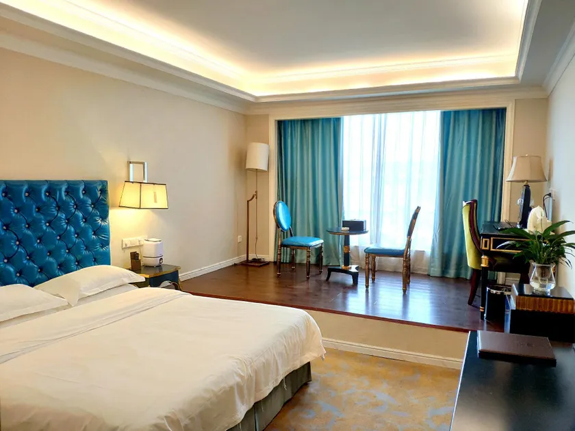 Seeker Hotel - Image 1