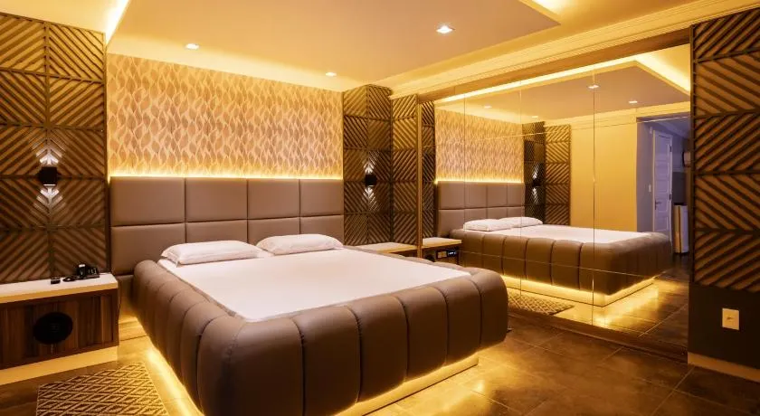 Motel Aquarius (Adults Only) - Image 1