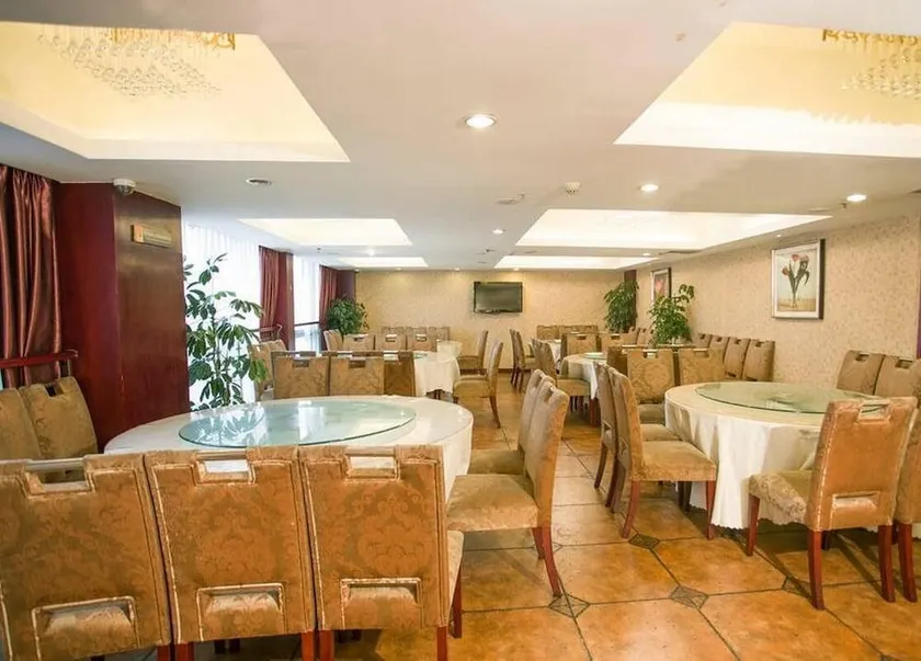Chengdu Kinfu Center Hotel - Image 1