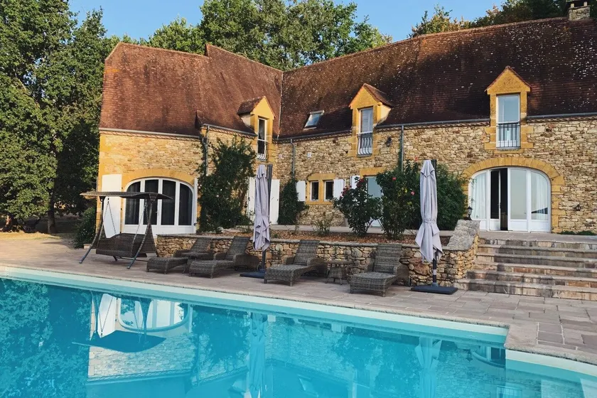Secluded Chateau with hot tub & epic infinity pool - Image 1