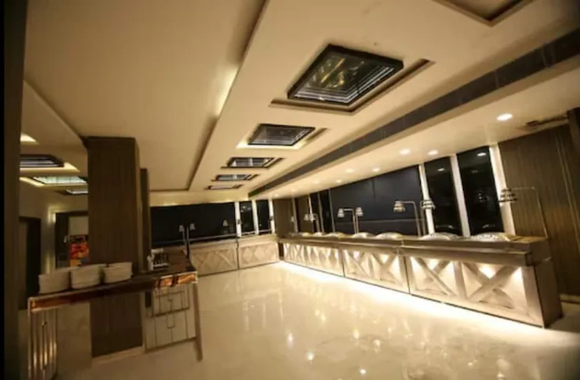 Mayur Hotel - Image 1