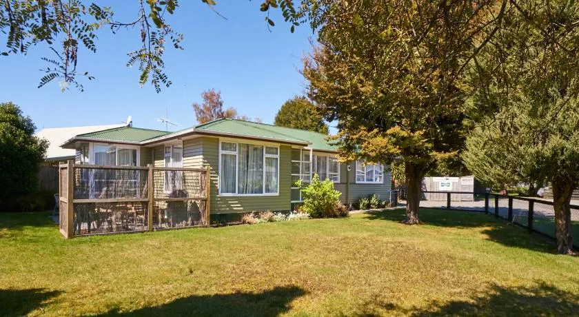 Accommodation Fiordland -The Three Bedroom House at 226A Milford Road - Image 1