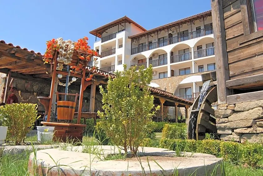 Watermill Holiday Apartments - Image 1