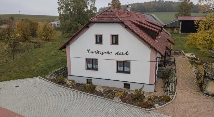 Pernštejnův statek - Image 1
