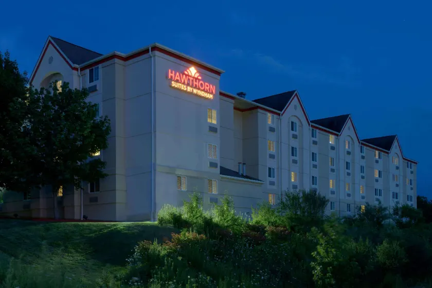 Hawthorn Suites Hartford/Meriden - Image 1