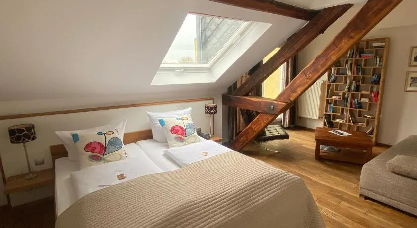 Boutique-garni Hotel Papillon - Image 1