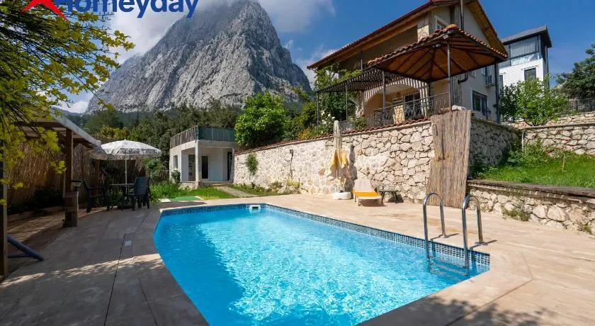 Villa Mountain with Pool - Image 1