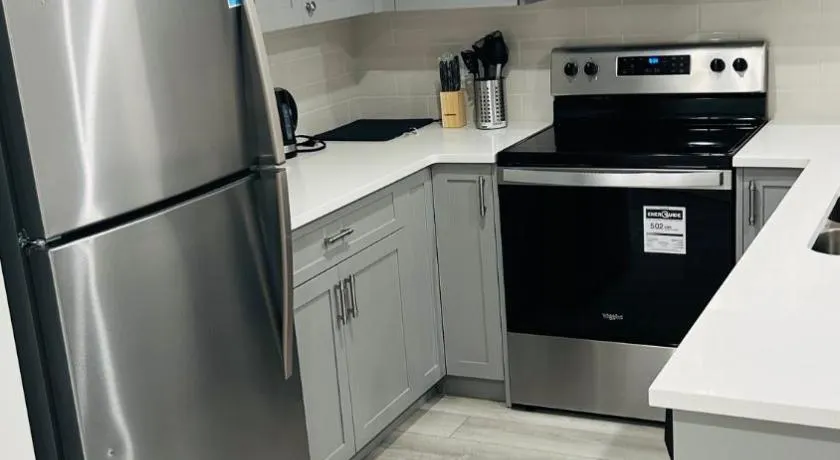 Private Very Spacious 2 bed 1-Bedroom basement Suite SW Calgary - Image 1
