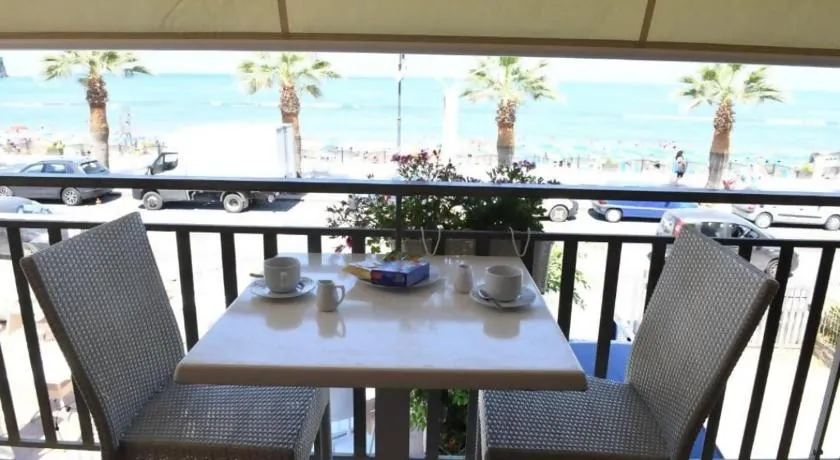 Monti' B&B Agropoli Lungomare - Image 1