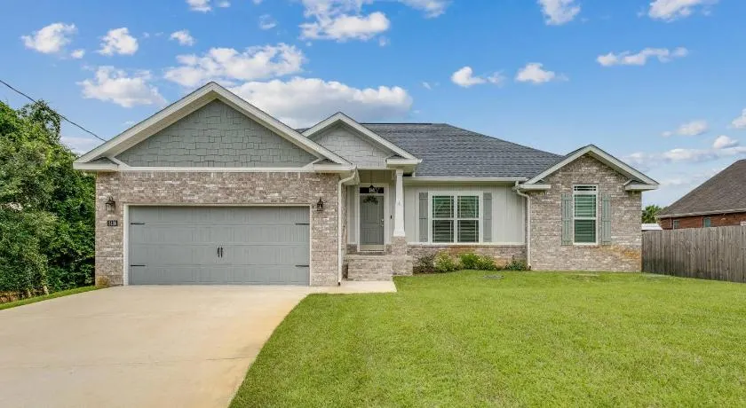 3138 Laurel Drive - Image 1