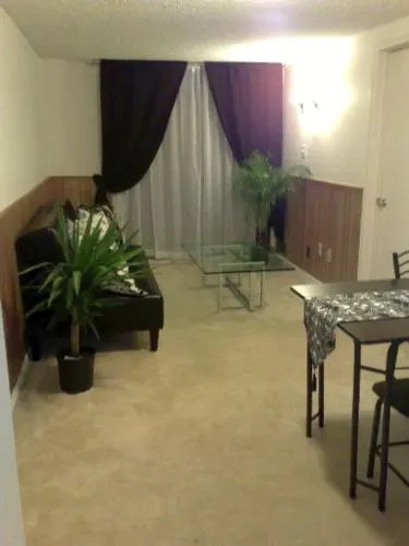 1-Br Park view Thornhill easy access to downtown Toronto, Richmond Hill and Markham (Andy) - Image 1