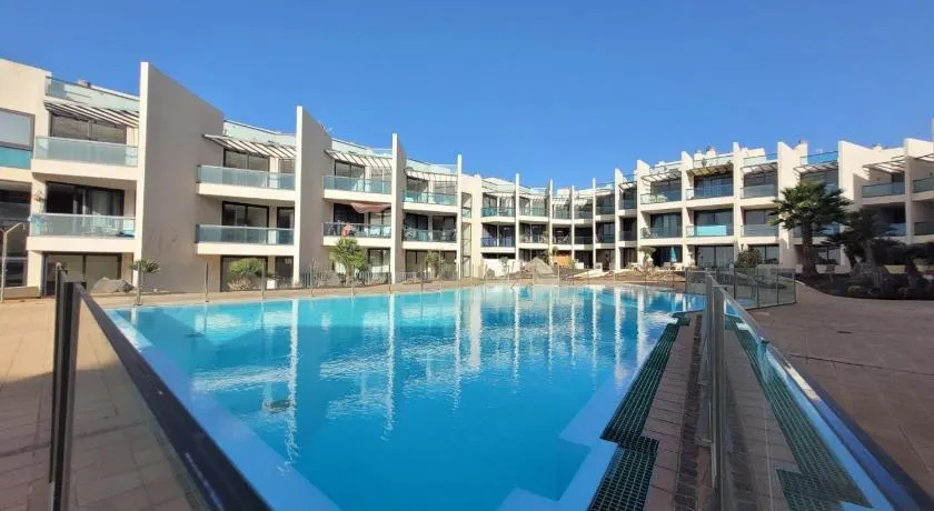 Cozy 1 Bedroom Apartment with Sea View - Image 1