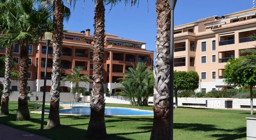 Apartamento en Jardines de las Marinas - Image 1