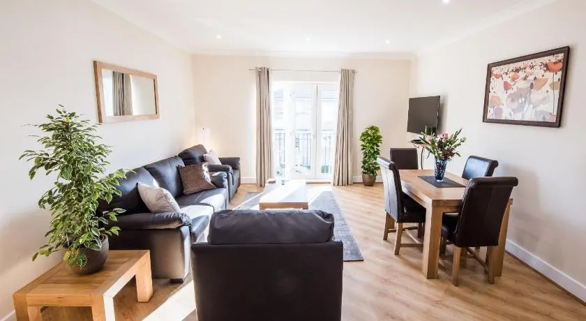 Camstay Longworth Avenue - Image 1