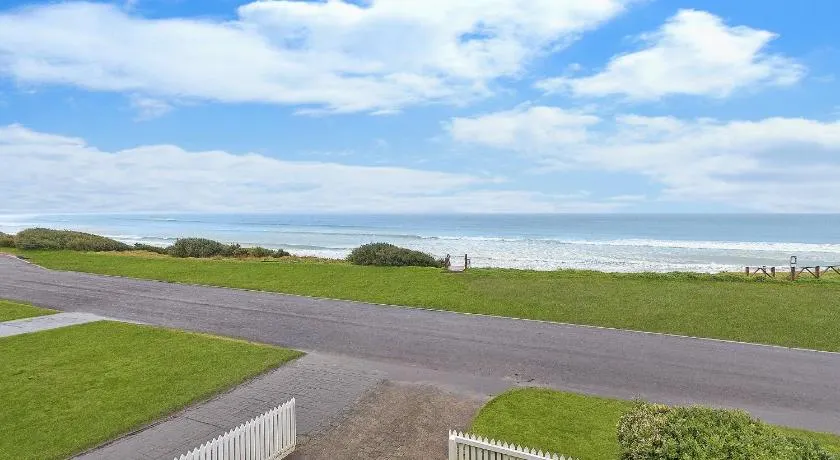 Blue Vista - 180-Grad-Meerblick - Image 1