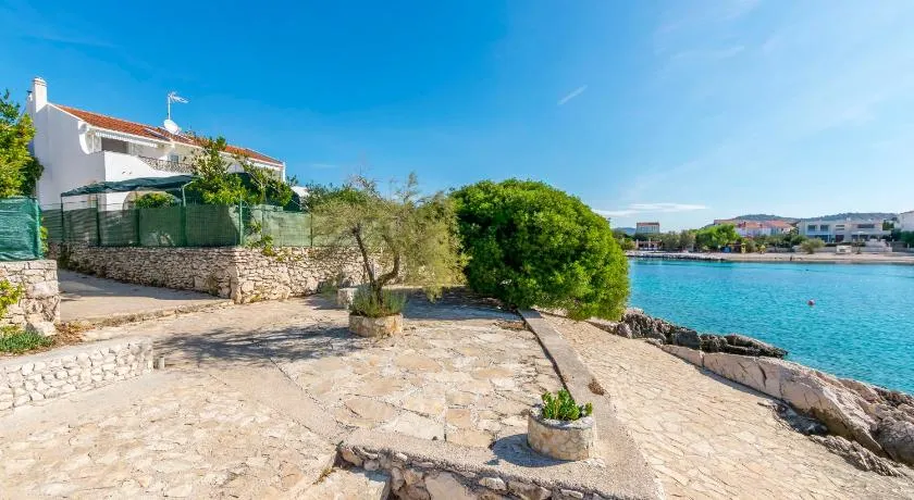 Beachfront Apartments Lozica - Image 1