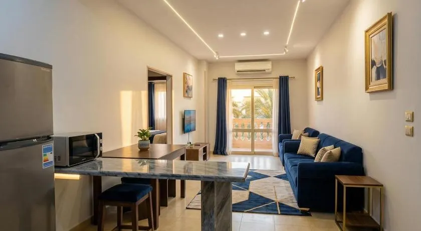Shell Suites - Image 1