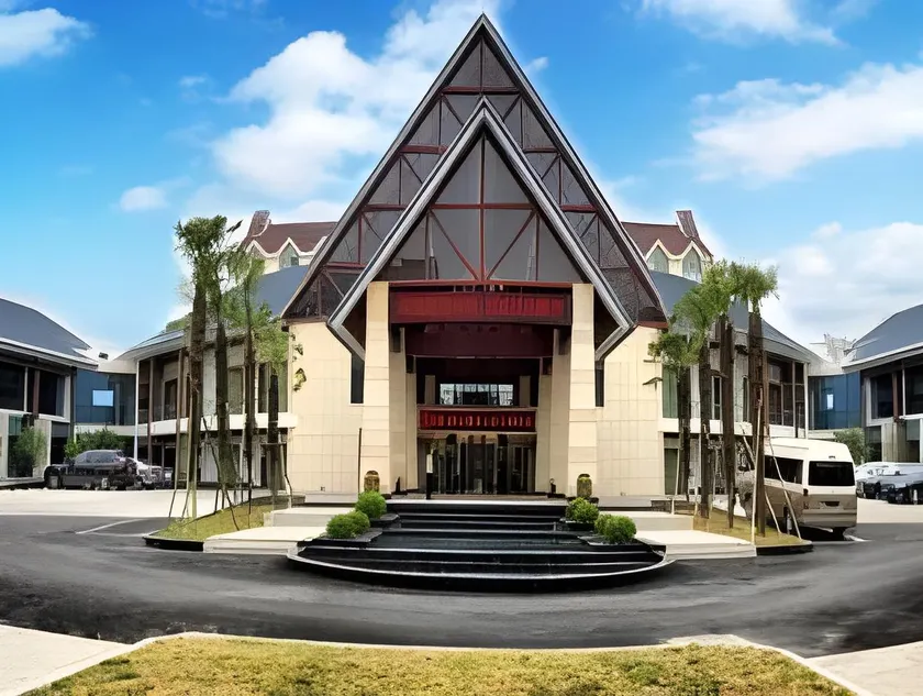 Huangshan Shuguang Yusong Hotel - Image 1