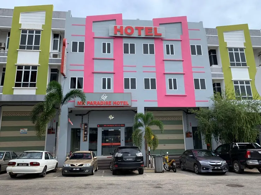 MK Paradise hotel - Image 1