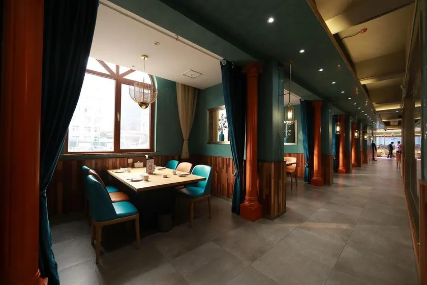 Yuerong Qingju Hanfu Travel Theme Hotel (Luoyang Yingtianmen Branch) - Image 1