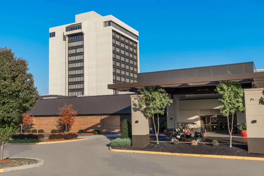 Ramada Plaza by Wyndham Cincinnati Sharonville - Image 1