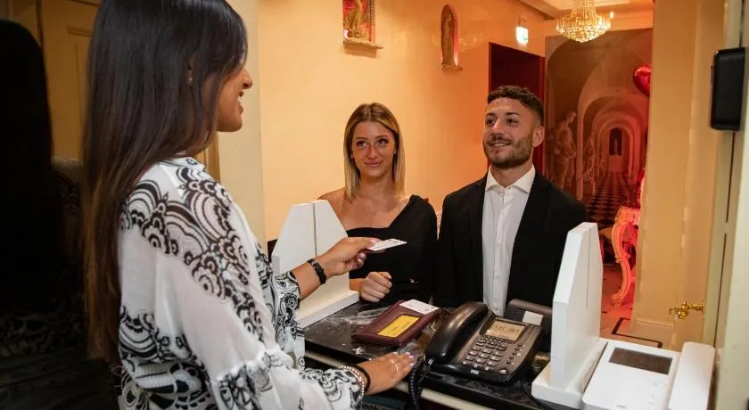 Erossuite GuestHouse - Image 1