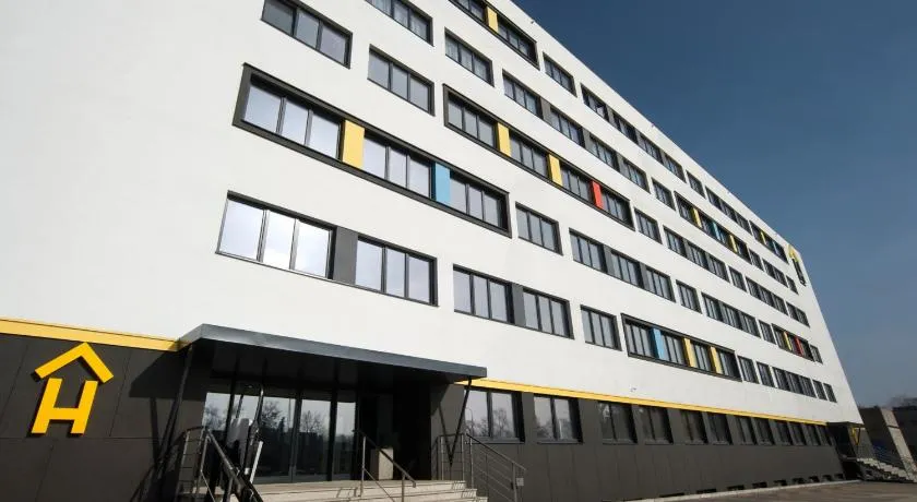 Apart Hostel - Image 1
