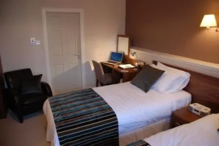 Kirklands Hotel - Image 1