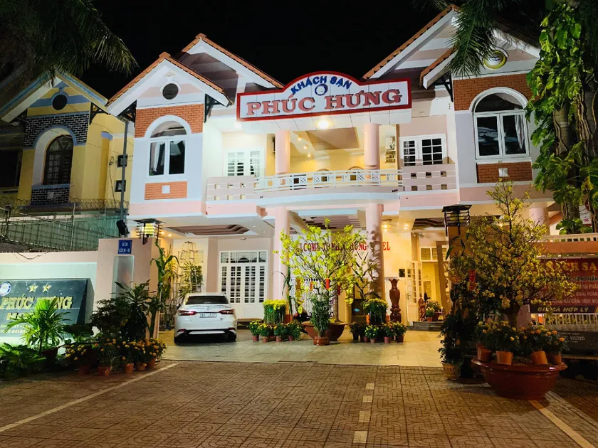 Phuc Hung Hotel - Image 1