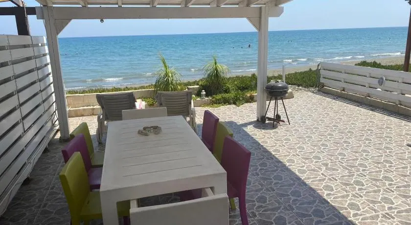 Seafront Beach House - Image 1