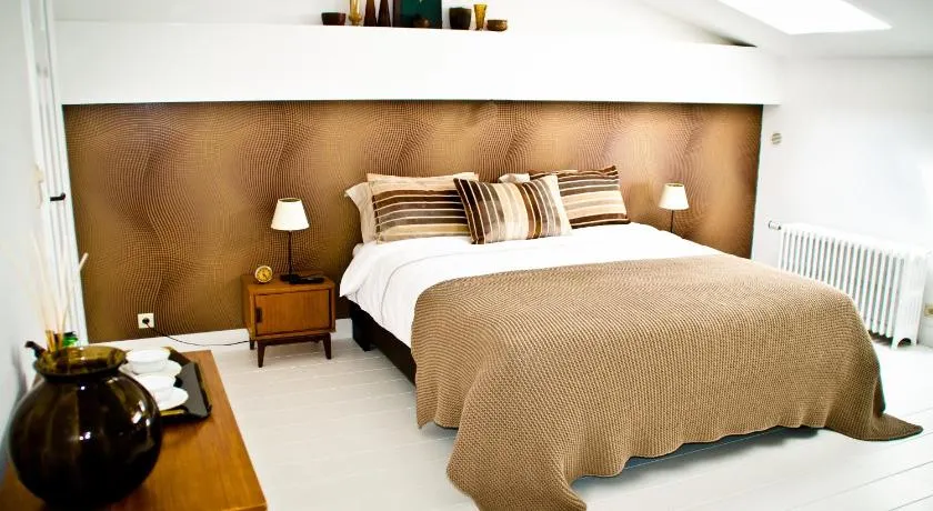 House Ninety Guesthouse - Image 1
