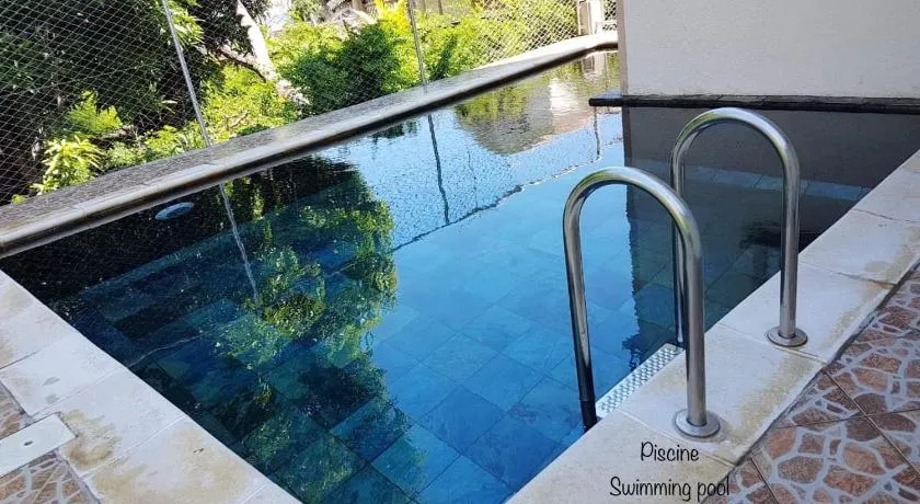 Elegant Apartment in Flic en Flac + Pool - Image 1