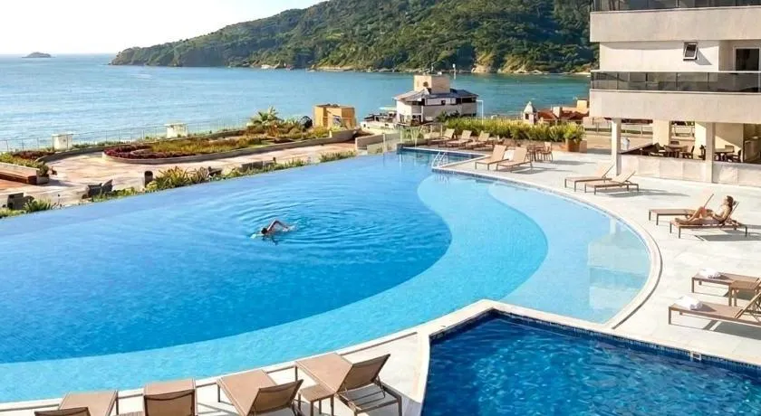 Cobertura com SPA Privativo - 3 Suítes - 8 pessoas - 50 metros do Mar - Mirante Home Club - Image 1