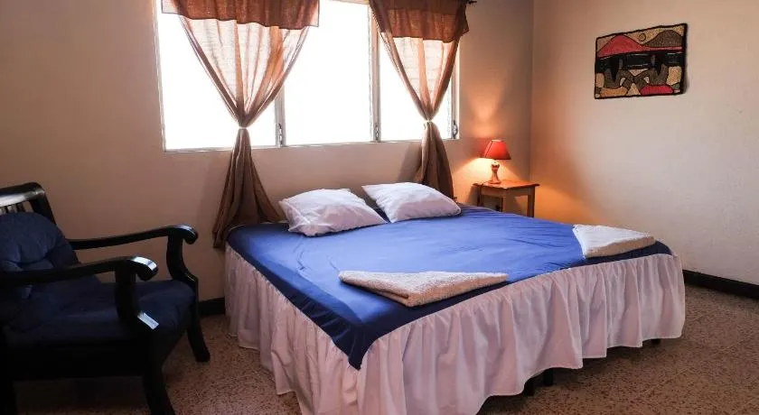 Hostal La Buena Onda - Image 1
