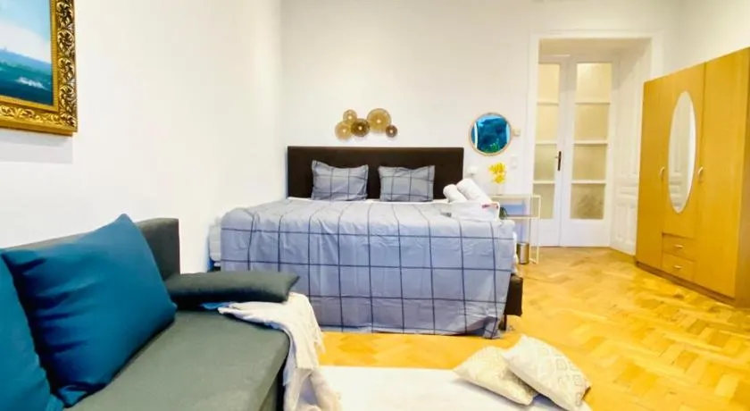 Comfortable 1BR Apartment By Westbahnhof - Image 1