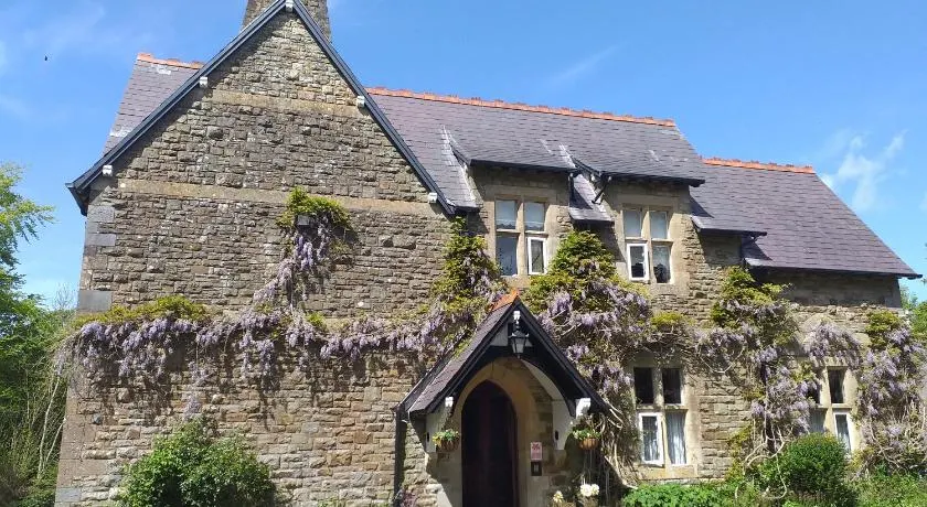 St David's Guesthouse - Image 1