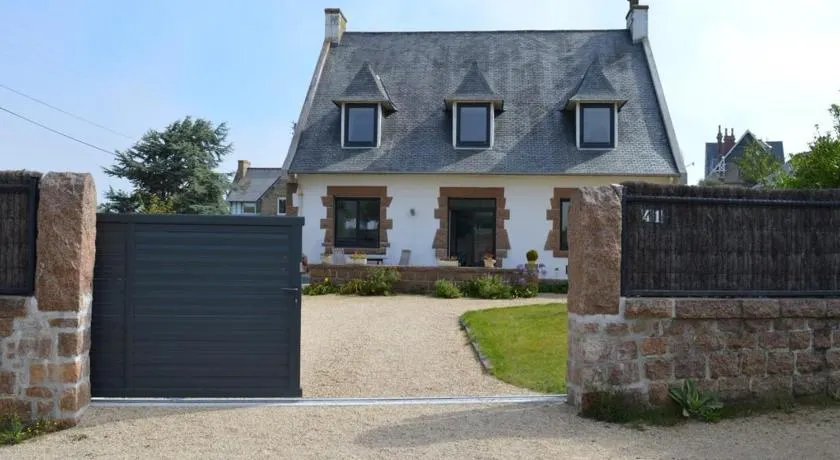 Grande maison à Trégastel à 200m de la plage, idéale pour 6 à 8 personnes - FR-1-542-6 - Image 1
