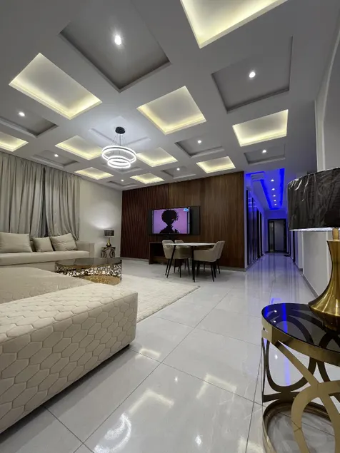 Luxury Apartment - Image 1