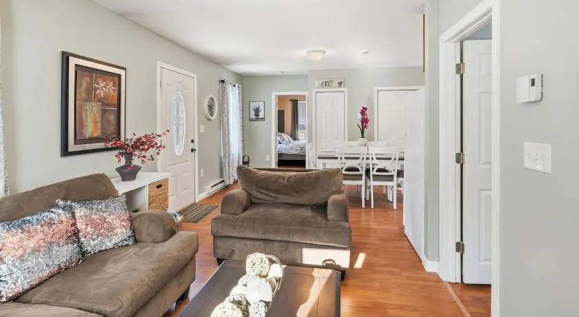 A cozy home located in beautiful Bradford, RI - Image 1