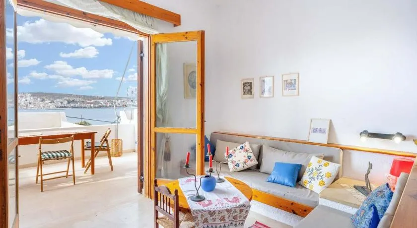 Petras sea view apartment - 50 meters from the sea - Image 1