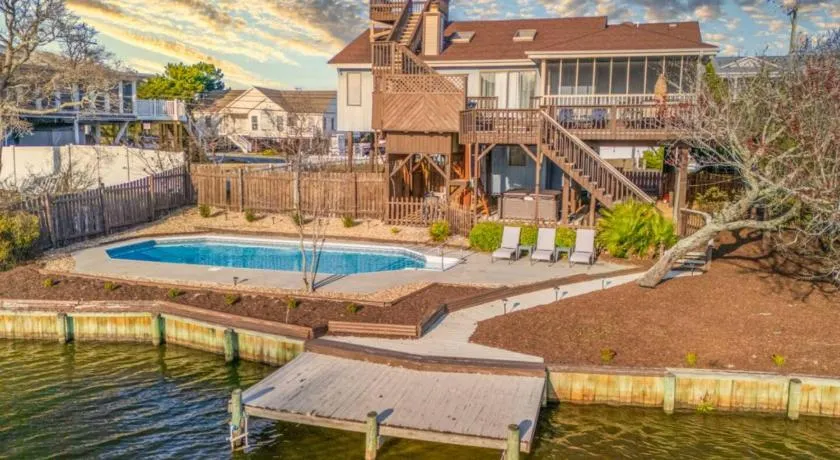 New! Boat Dock /Pool /HotTub/ Waterfront/ Beach - Image 1