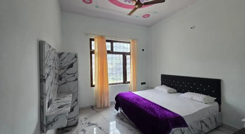 Devoshi Hotel and Restaurant - Image 1