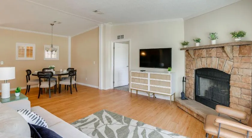 Pool Access! Spacious Home Near Wekiwa Springs - Image 1