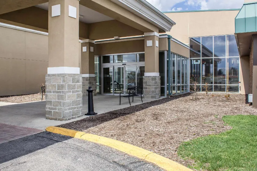Lifestyle Inn Cedar Falls - Image 1