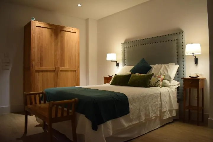 Apartamentos Turísticos La Plaza - Image 1