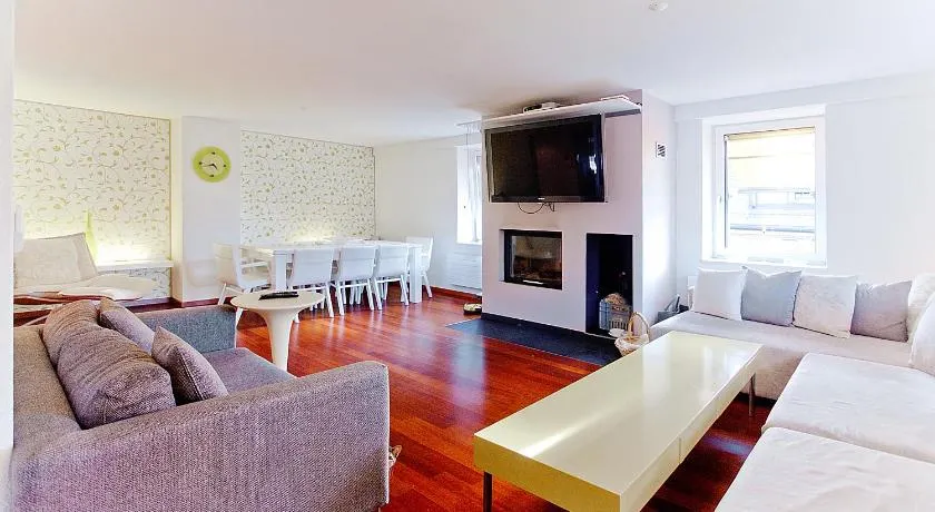 Presidental Suite Apartment by Livingdowntown - Image 1