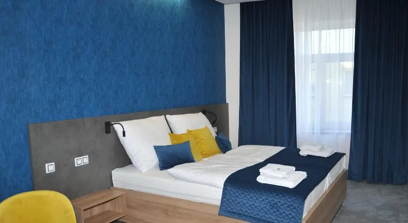 HRADBY hotel a restaurace - Image 1