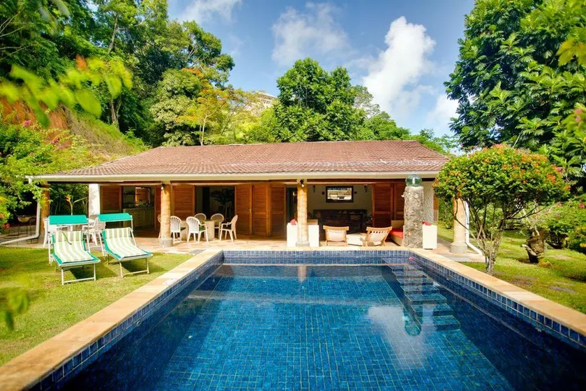 Coté Sud - Unique Villa & Bungalows Intendance Road - Image 1
