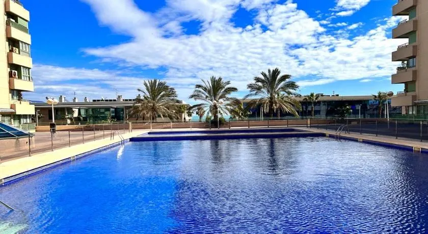 Apartamento dos habitaciones primera línea de playa - Image 1